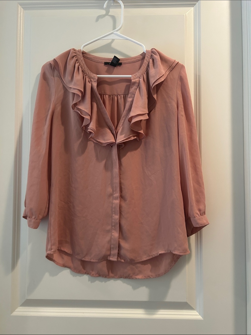 Forever 21 Ruffle V-Neck button down Blouse in Dusty Rose Women Top 3/4 sleeve S